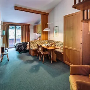 https://hotel-cristallino-dampezzo.hotelinveneto.com